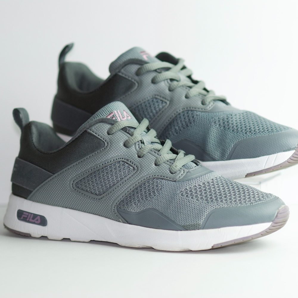 Size 8 Fila Women's Sneakers